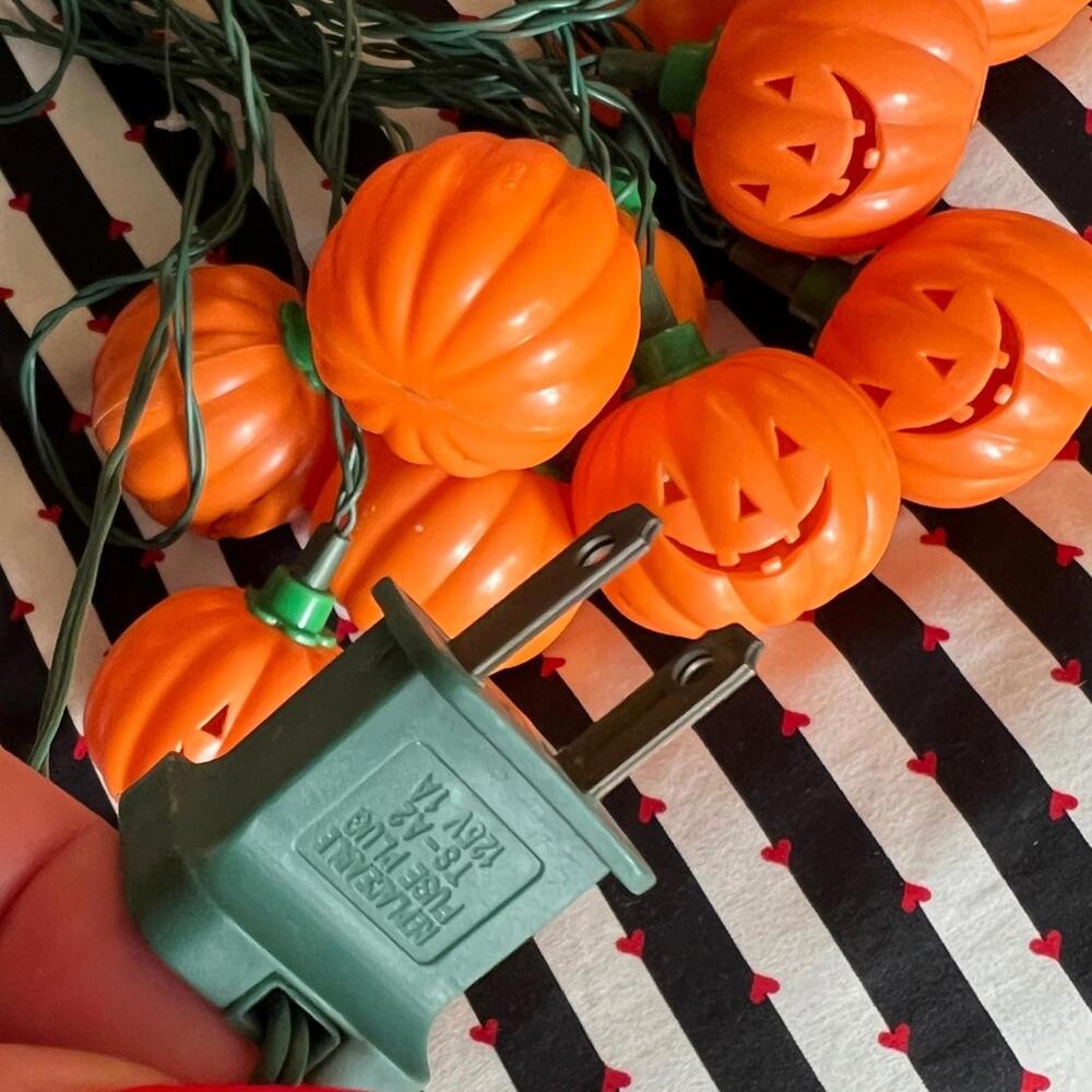 VTG Pumpkin String Lights HALLOWEEN Blow mold style Vintage Happy Face Orange